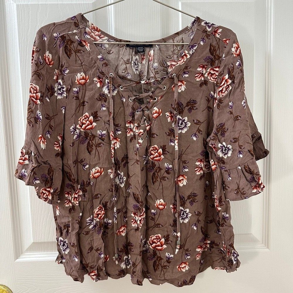 American Eagle Mauve Purple Lavender Floral Blouse With Criss Cross Neck Detail